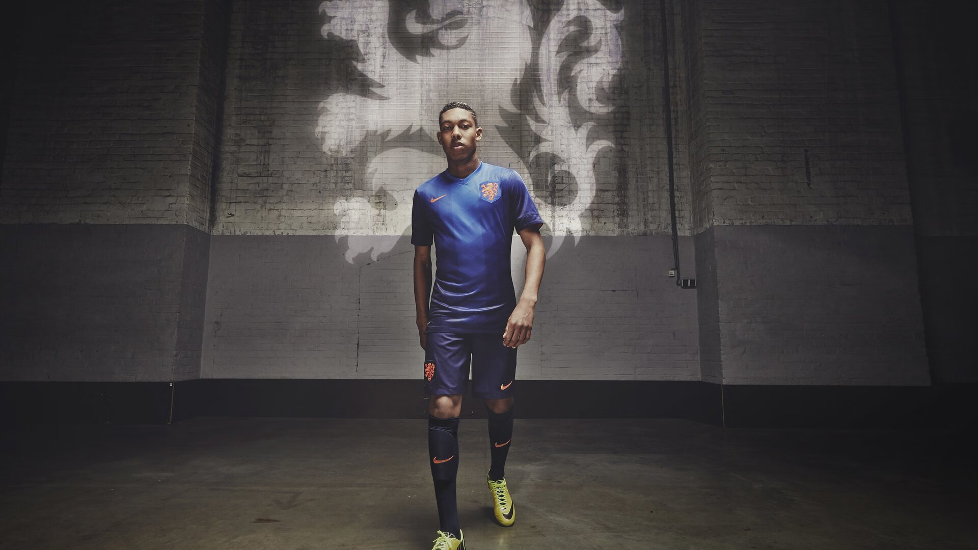 意甲VAR系统语义模型助力判罚流程优化,var定义